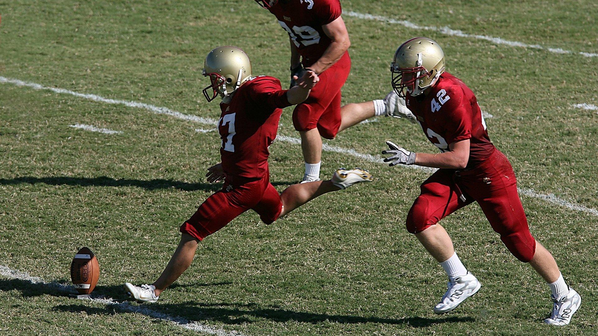 2026年世界杯预选赛激战正酣，多支豪门球队提前锁定晋级席位