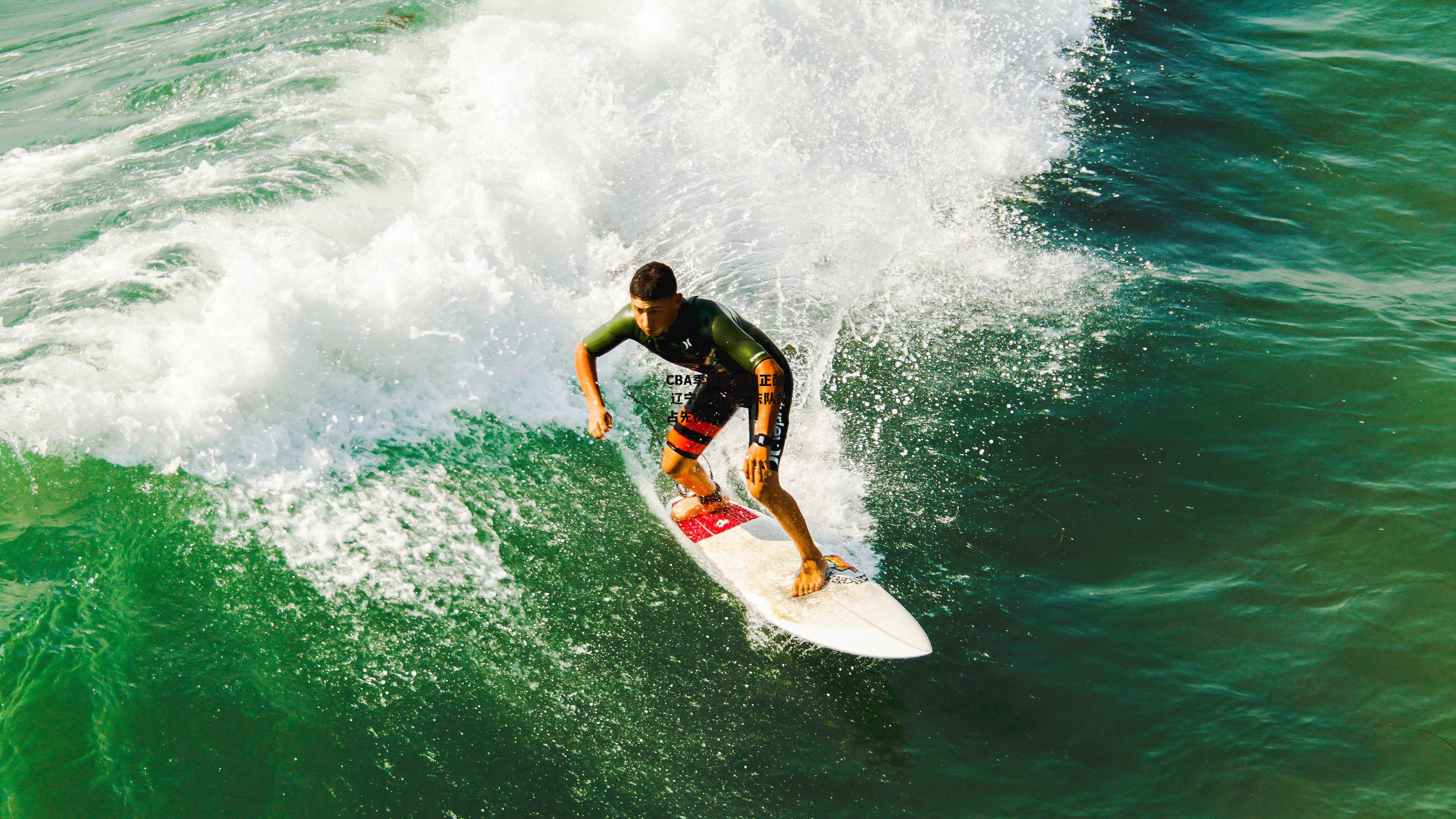 CBA季后赛激战正酣 辽宁队力克广东队抢占先机